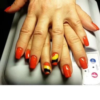 Кабинет маникюра Black orange nails фото 1