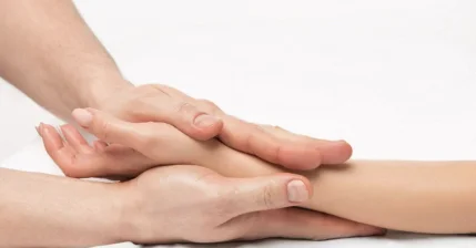 Антивозрастной массаж рук