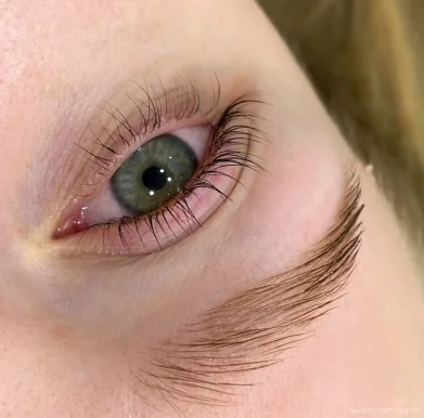Студия красоты Twins Brow Bar фото 13