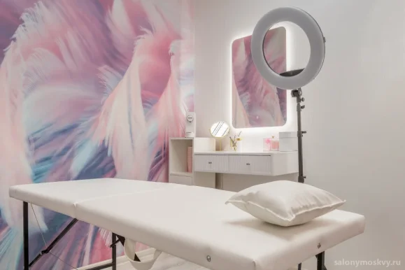 Студия красоты Twins Brow Bar фото 15